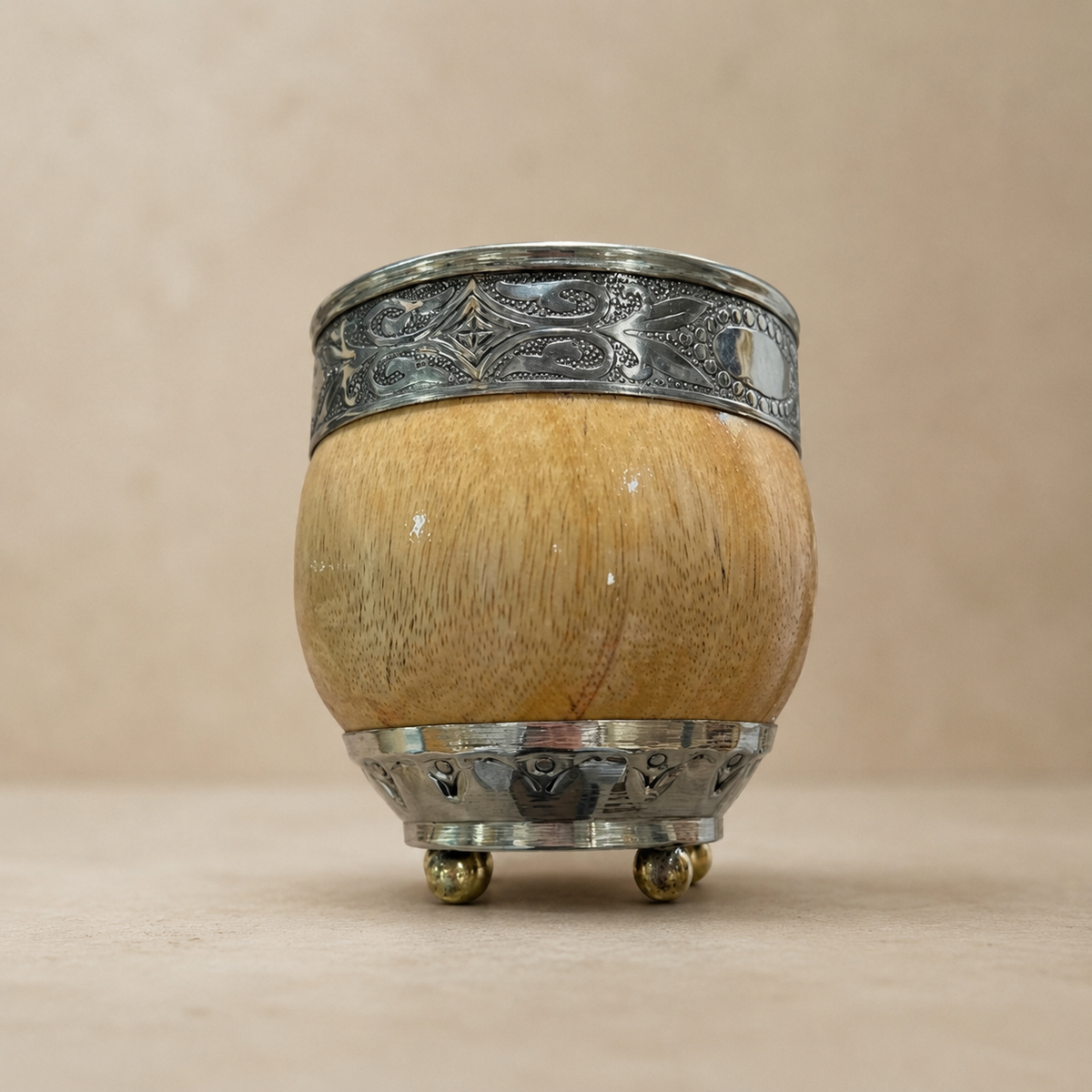 Mate Imperial de Algarrobo – Detalles en Alpaca y Bronce
